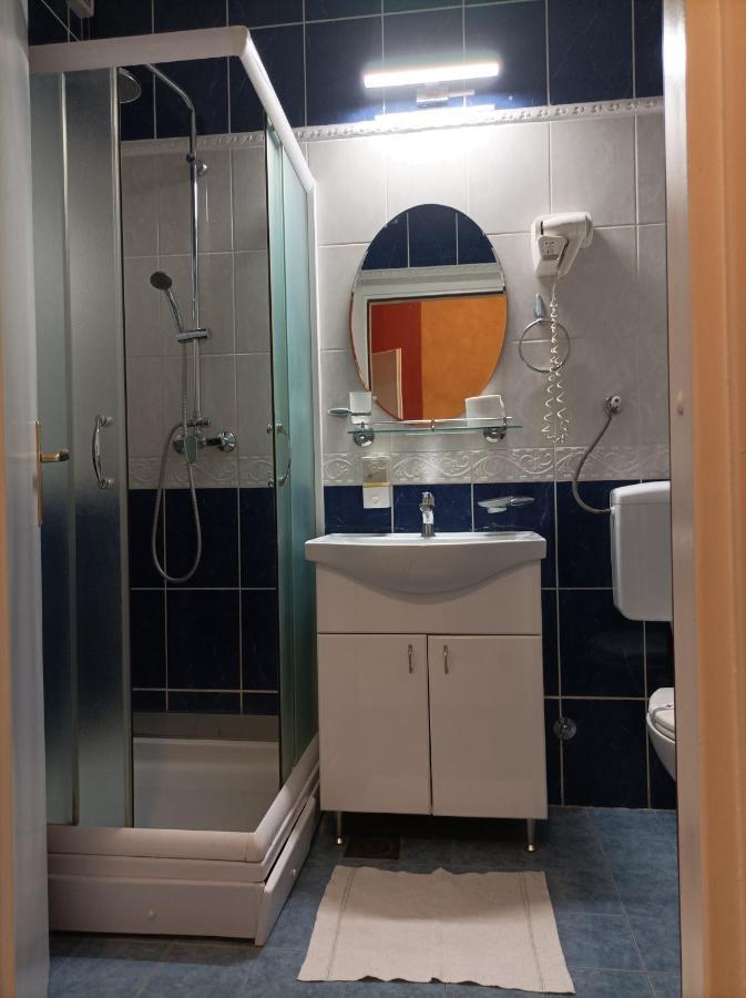 Gm Apart Hotel Ni Buitenkant foto