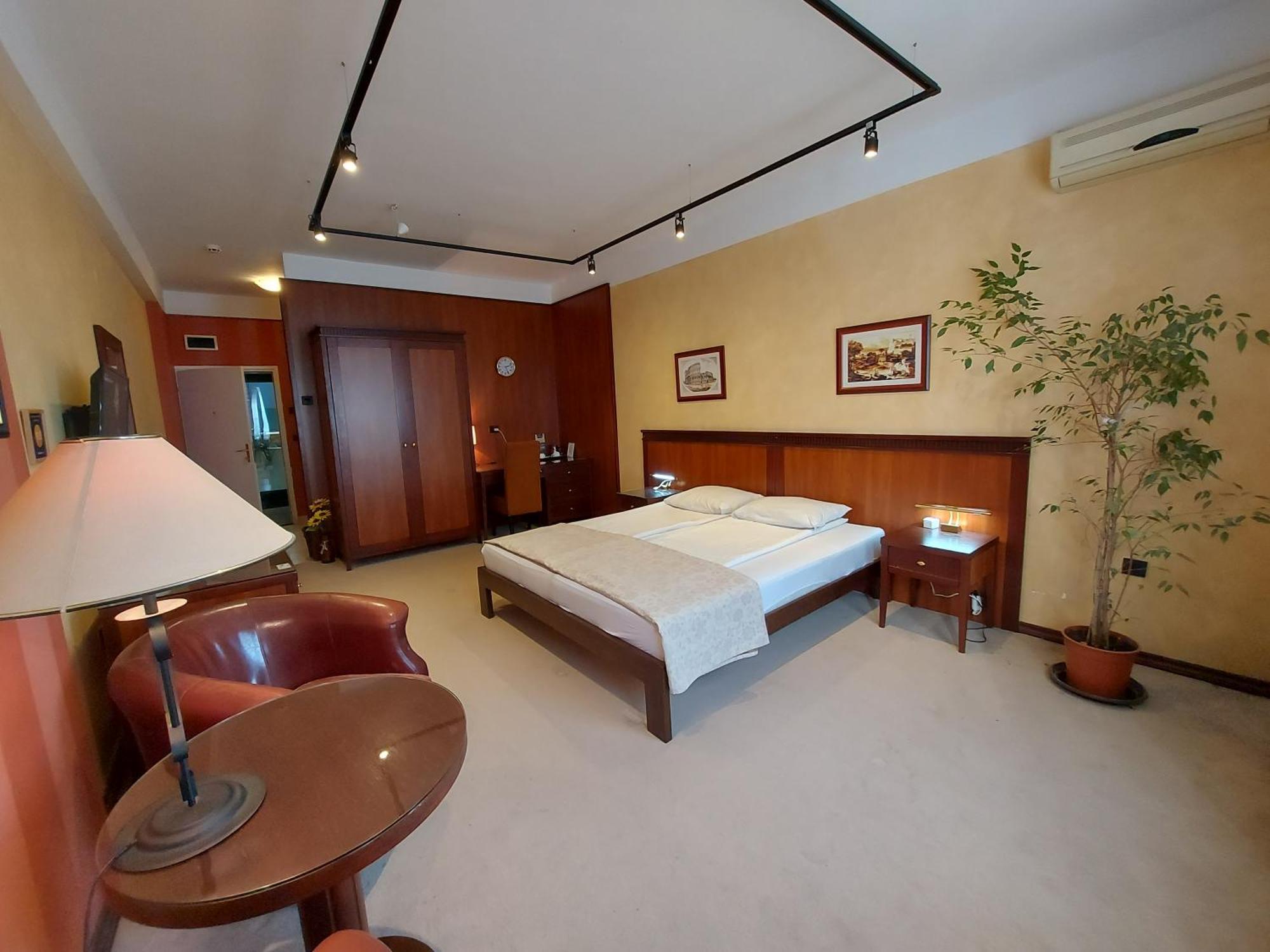 Gm Apart Hotel Ni Buitenkant foto