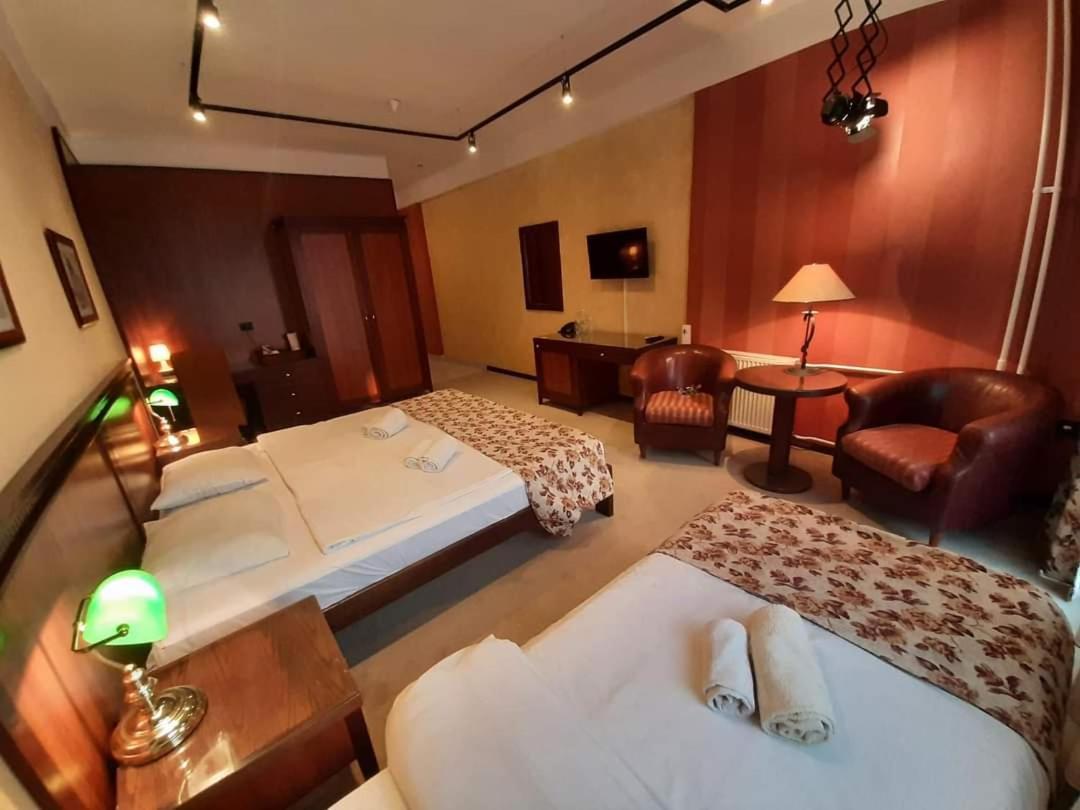 Gm Apart Hotel Ni Buitenkant foto